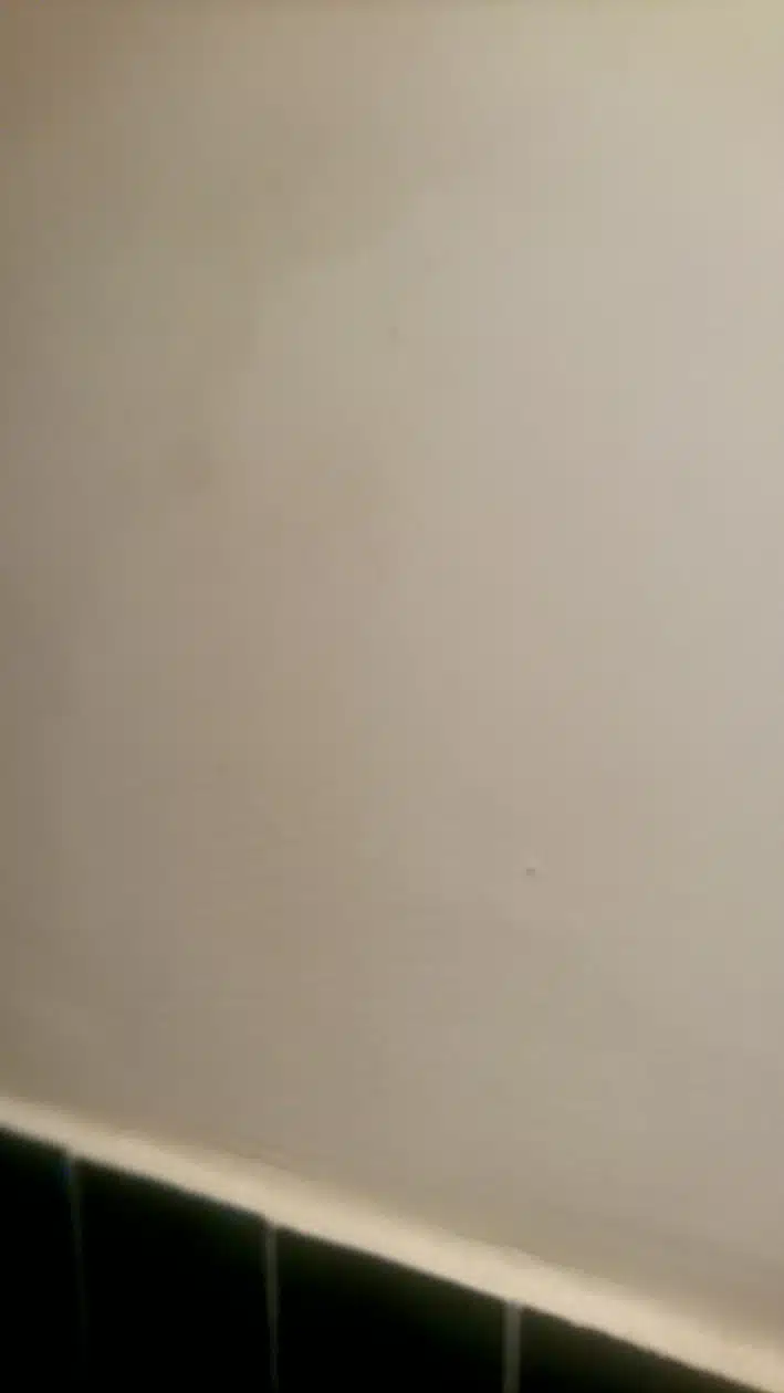 La texture lisse des pièces d'eau